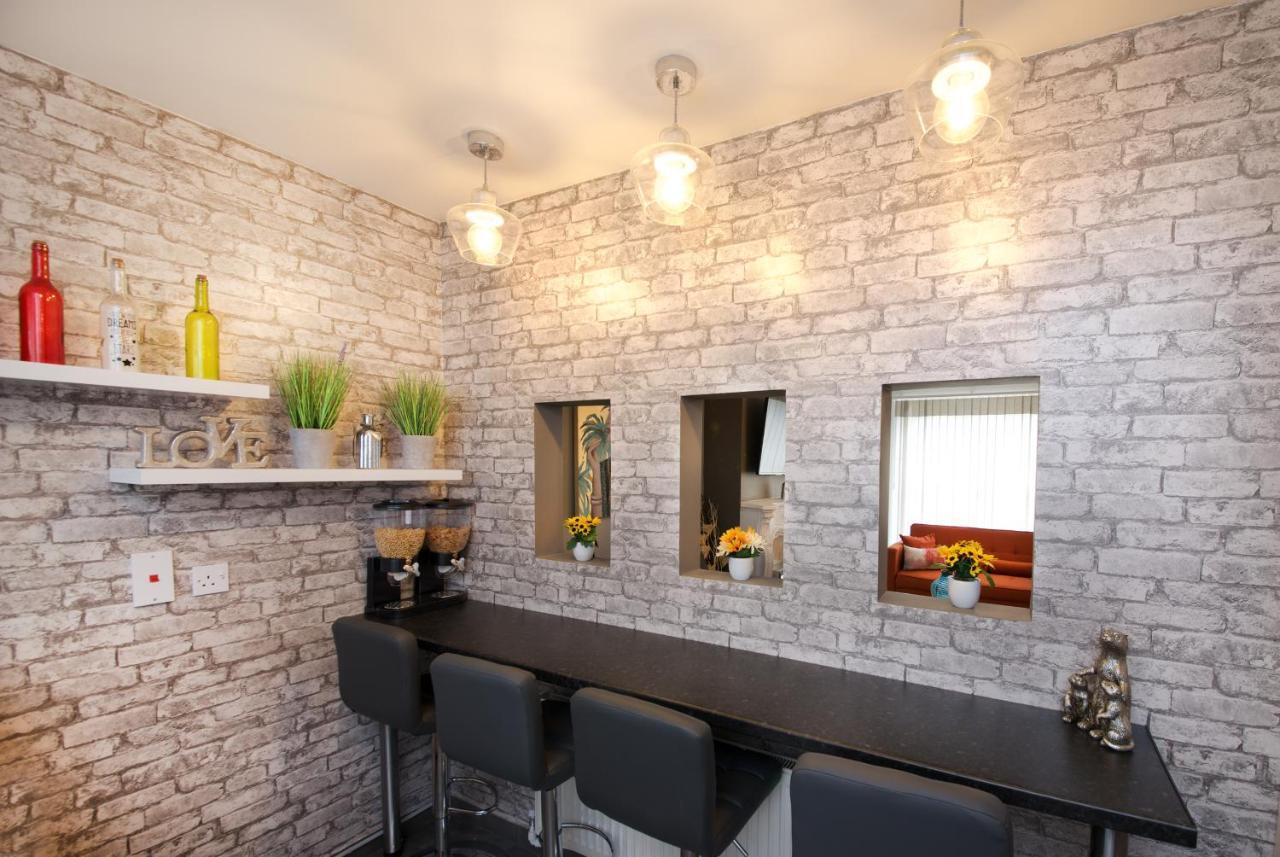 Gorgeous Manchester Home With Garden & Parking Экстерьер фото